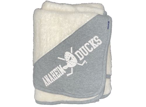 Anaheim Ducks on X: Looking to snag one of these amazing Dia de Muertos  jerseys? ➡️   / X